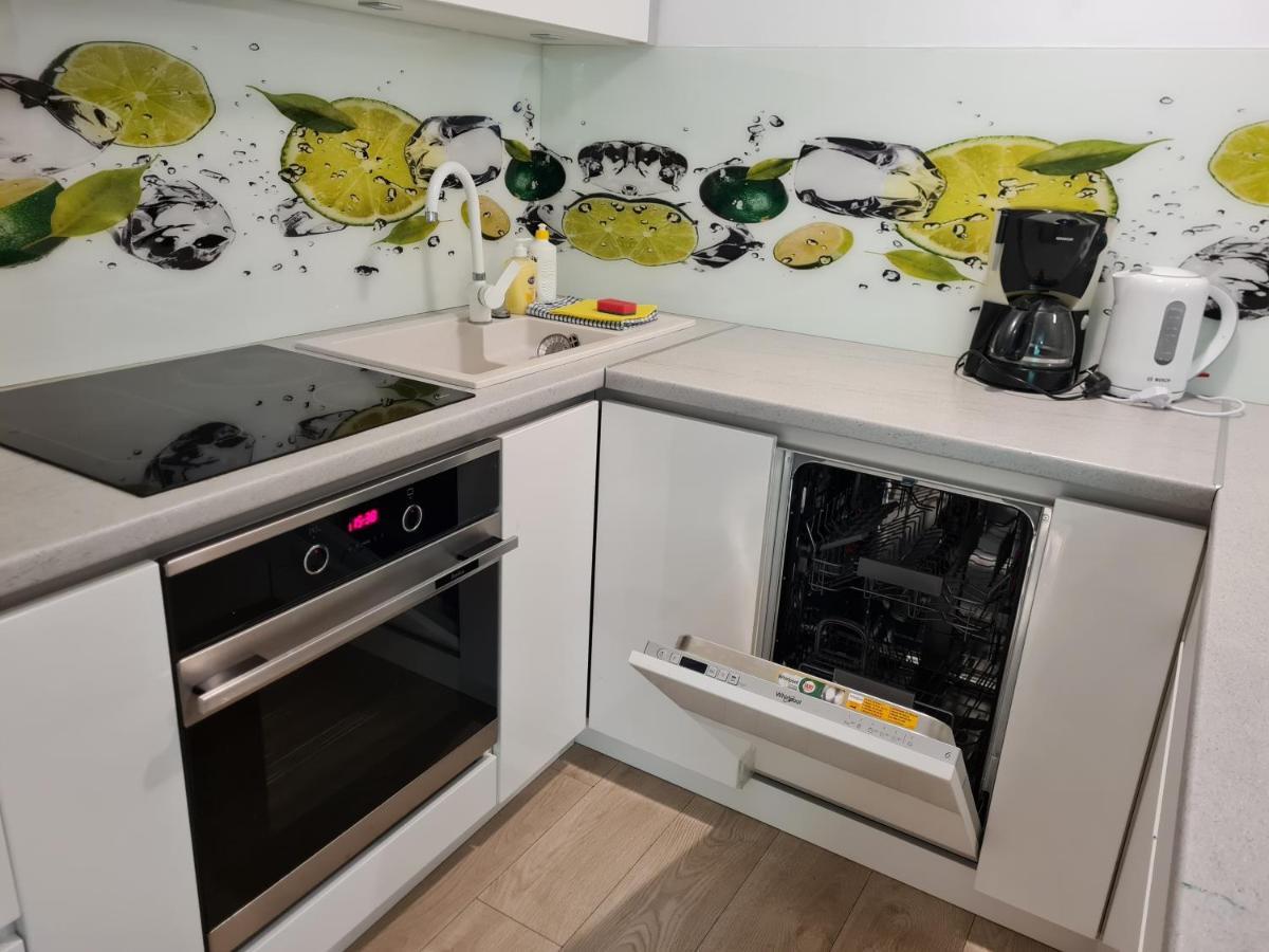 Apartamentyprzymorzu Apartament Z Basenem I Bawialnia โควอบเซก ภายนอก รูปภาพ